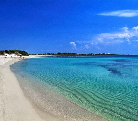 Lo splendido scenario del Lido Oasis a Porto Cesareo