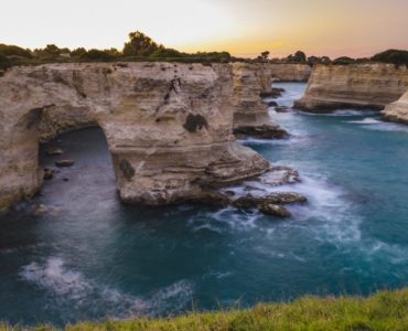 La spiaggia dei Faraglioni: benvenuti a Torre Sant’Andrea